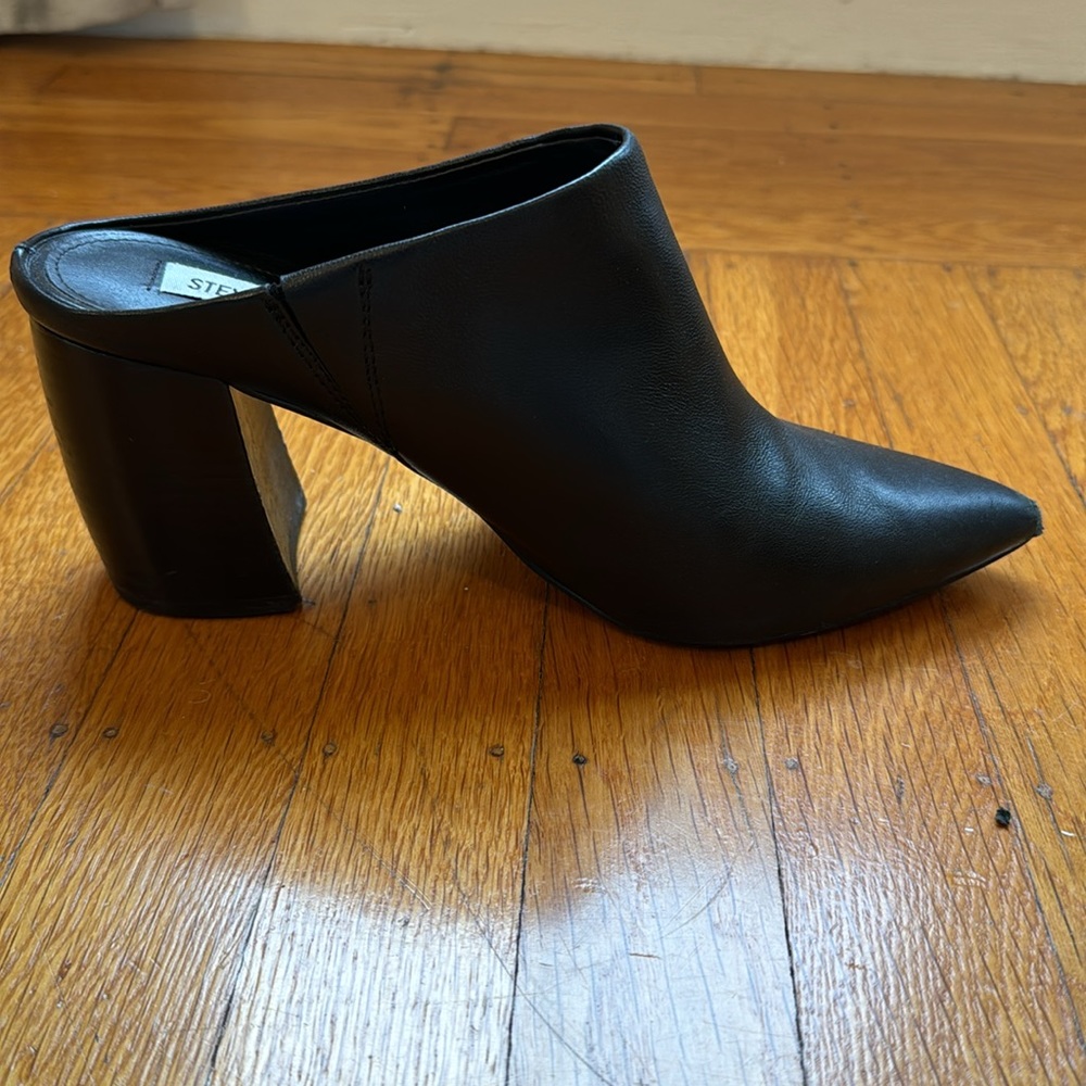 Steve Madden Solid Black Leather Block-heeled Mule - Picture 10 of 13
